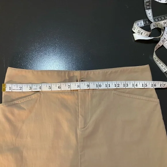 Banana Republic Factory Khaki skirt, size 4. 🍁 A must have for every wardrobe! - Picture 4 of 6